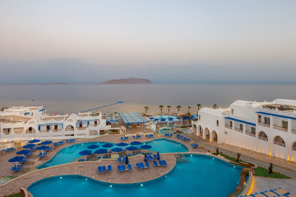 Pickalbatros Palace Sharm & Aqua Park - All inclusive — Swimming pool in Sharm El Sheikh, Red Sea