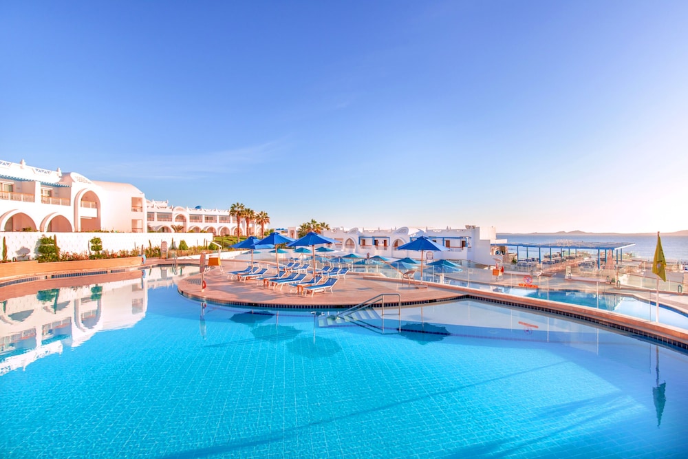 Pickalbatros Palace Sharm & Aqua Park - All inclusive — Swimming pool in Sharm El Sheikh, Red Sea