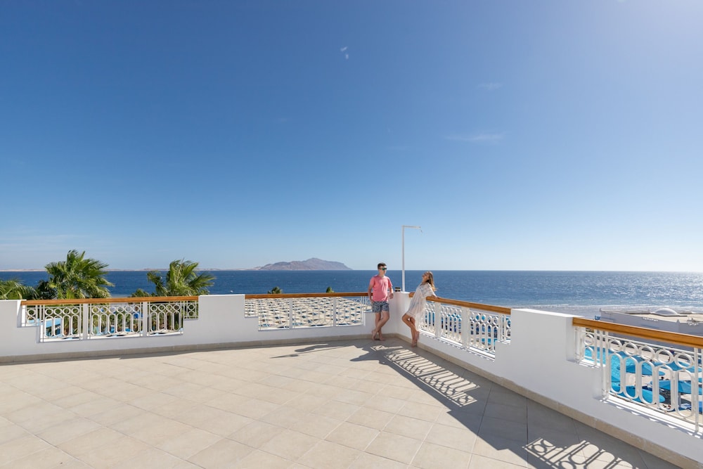 Pickalbatros Palace Sharm & Aqua Park - All inclusive — Hotel building in Sharm El Sheikh, Red Sea