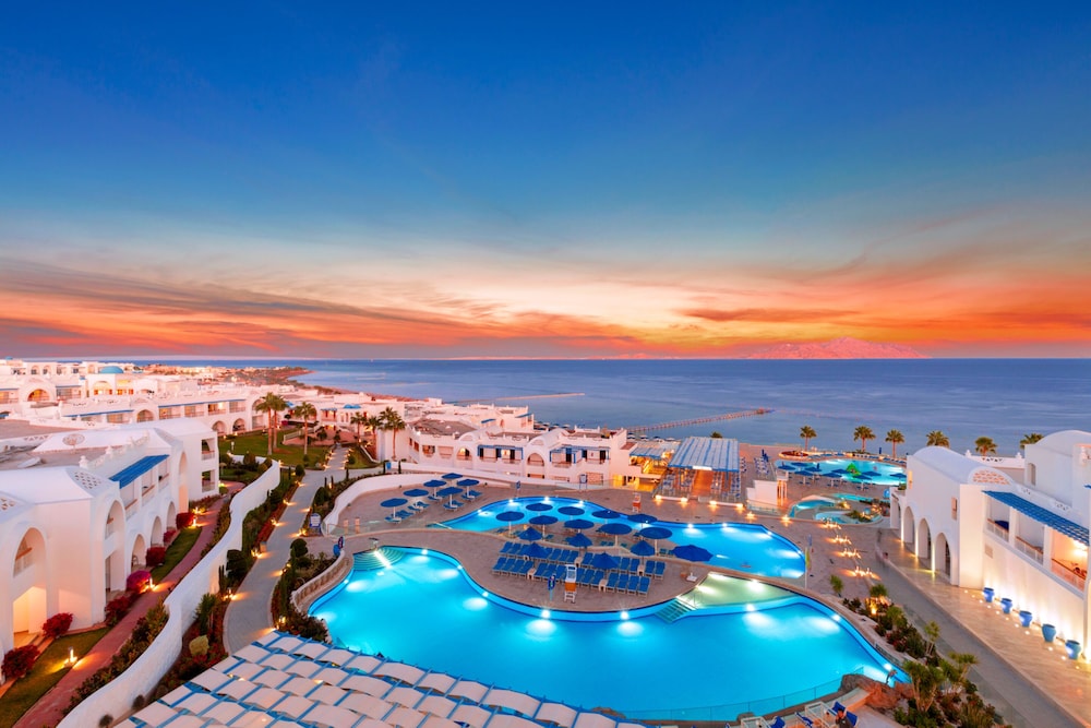Pickalbatros Palace Sharm & Aqua Park - All inclusive — Swimming pool in Sharm El Sheikh, Red Sea