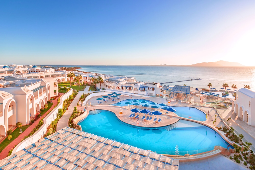 Pickalbatros Palace Sharm & Aqua Park - All inclusive — Swimming pool in Sharm El Sheikh, Red Sea