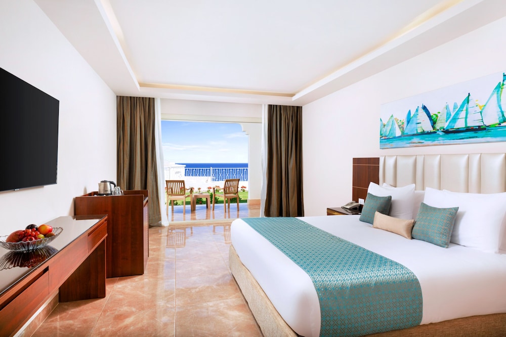 Pickalbatros Palace Sharm & Aqua Park - All inclusive — Hotel rooms in Sharm El Sheikh, Red Sea