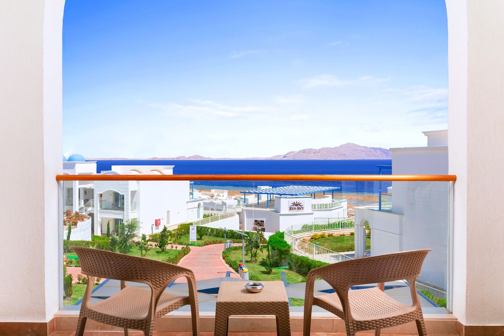 Pickalbatros Palace Sharm & Aqua Park - All inclusive — Hotel building in Sharm El Sheikh, Red Sea