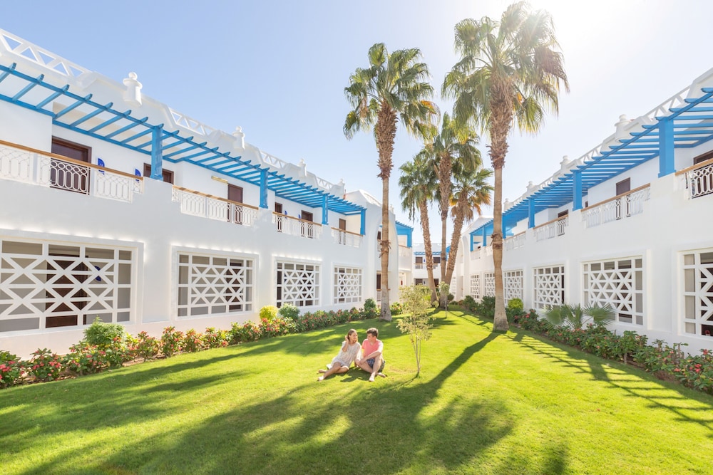 Pickalbatros Palace Sharm & Aqua Park - All inclusive — Hotel building in Sharm El Sheikh, Red Sea
