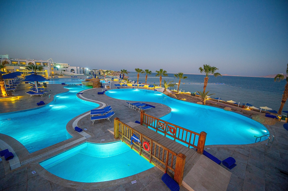 Pickalbatros Palace Sharm & Aqua Park - All inclusive — Swimming pool in Sharm El Sheikh, Red Sea
