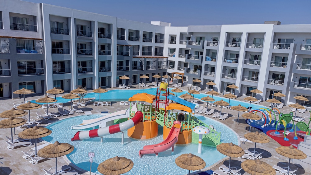 Amwaj Beach Club Abu Soma - All inclusive — Swimming pool in Safaga, Red Sea