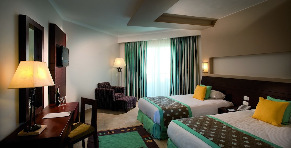 Amwaj Beach Club Abu Soma - All inclusive — Hotel rooms in Safaga, Red Sea