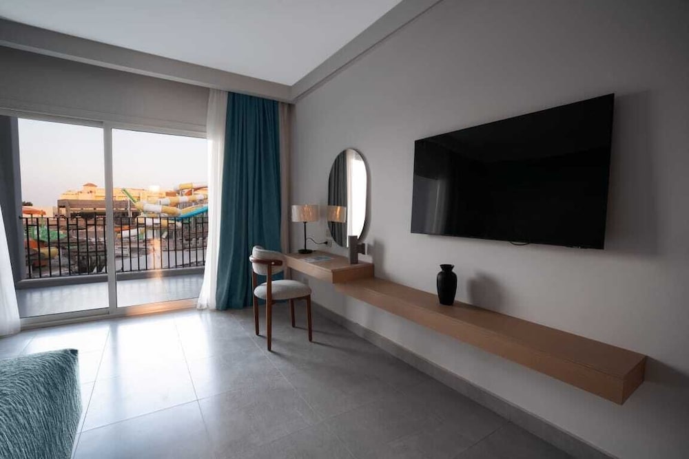 Amwaj Beach Club Abu Soma - All inclusive — Hotel rooms in Safaga, Red Sea