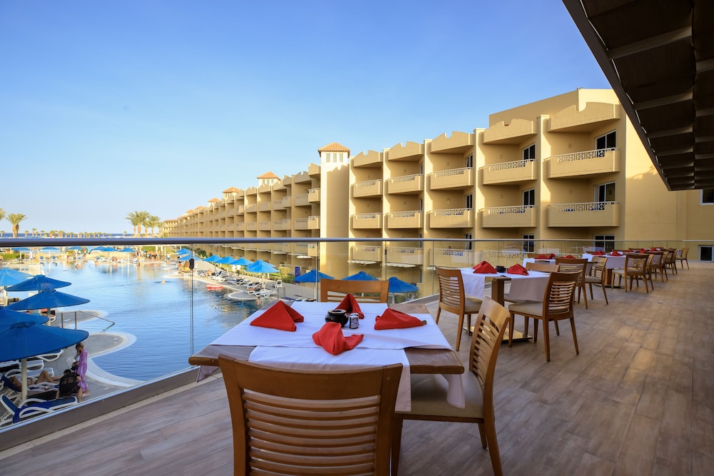 Amwaj Beach Club Abu Soma - All inclusive — Hotel building in Safaga, Red Sea