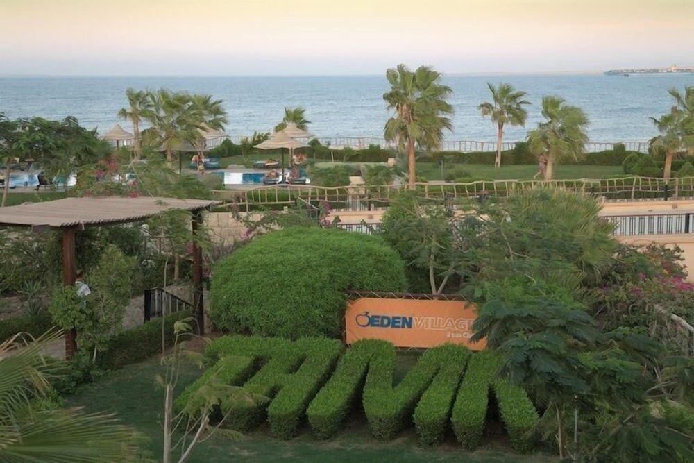 Tamra Beach Resort — Hotel building in Sharm El Sheikh, Red Sea