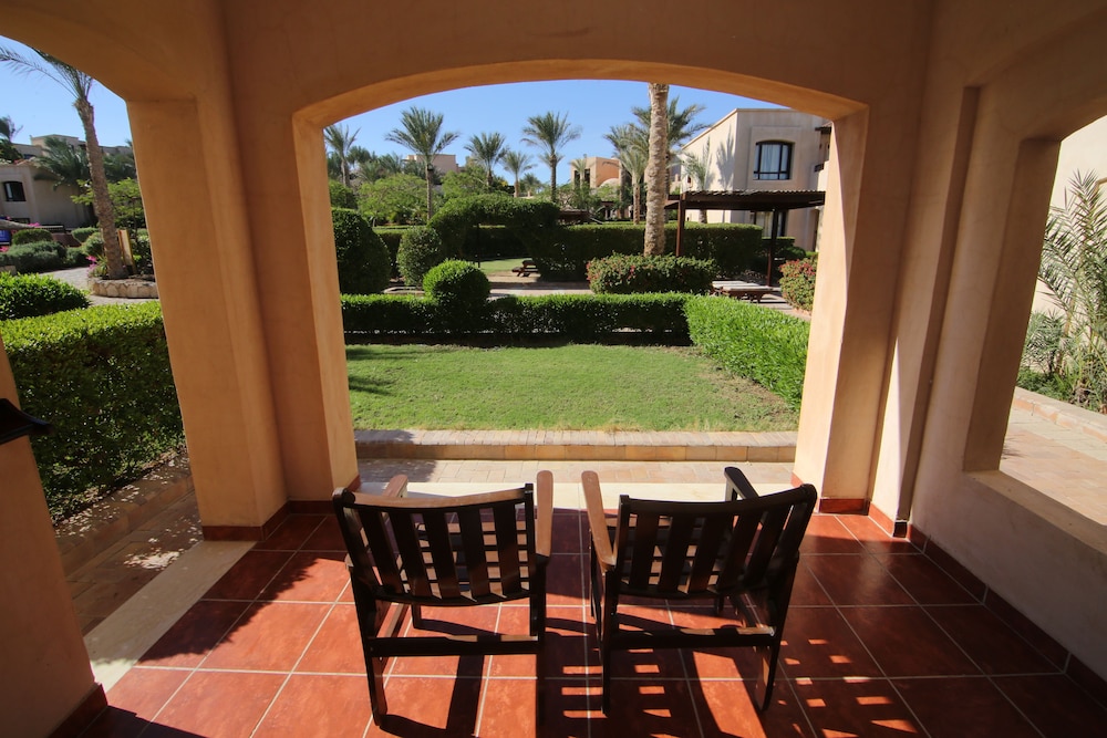 Tamra Beach Resort — Hotel building in Sharm El Sheikh, Red Sea