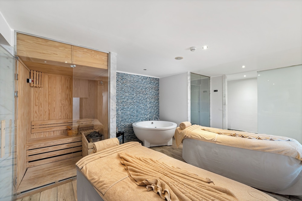 Steigenberger Aqua Magic Hotel — Hotel rooms in Hurghada, Red Sea