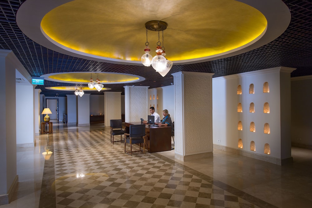 Baron Palace Sahl Hasheesh — Hotel building in Sahl Hasheesh, Red Sea