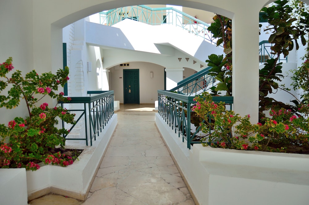 JAZ Neo Naama Bay — Hotel building in Sharm El Sheikh, Red Sea