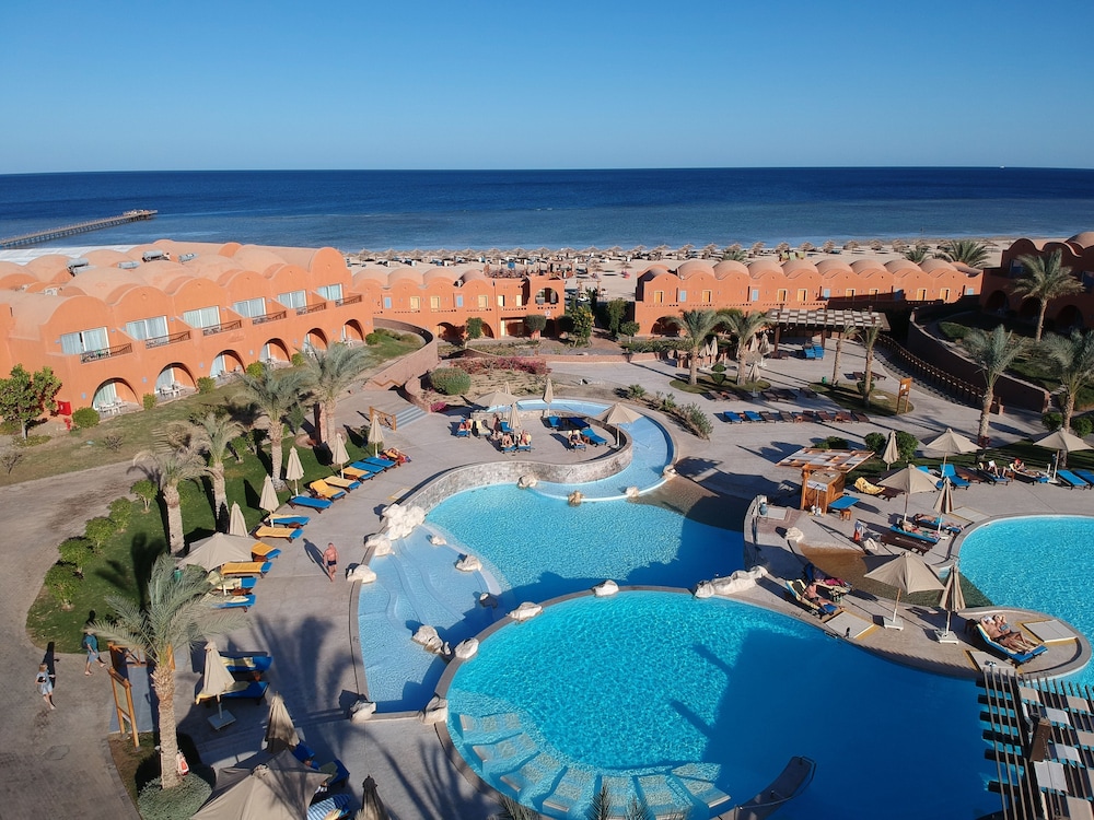 Novotel Marsa Alam Beach Resort — Swimming pool in El Quseir, Red Sea