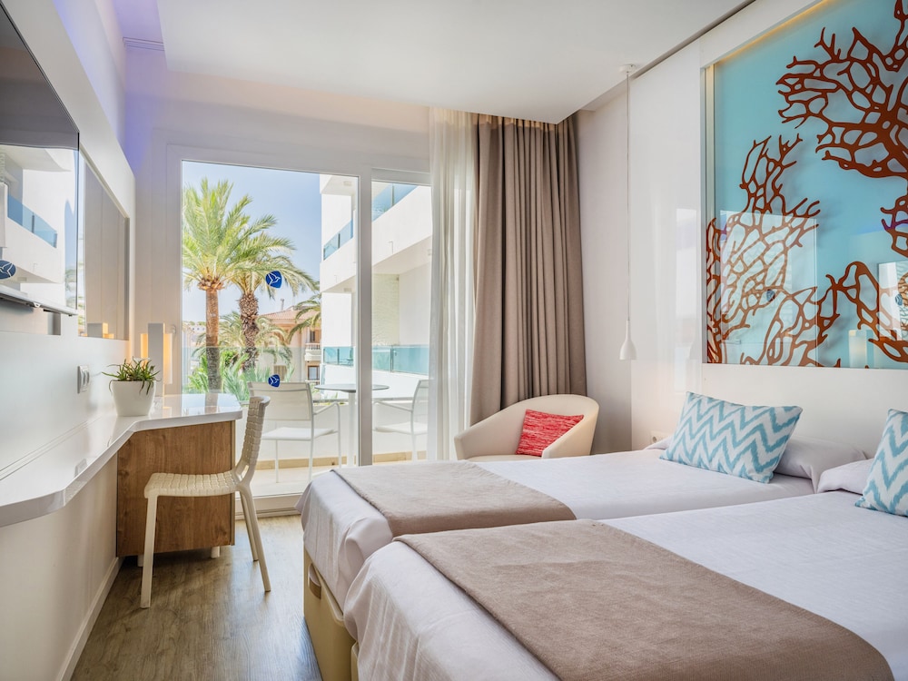 The Sea Hotel by Grupotel - Adults Only — Hotel rooms in Can Picafort, Balearic Islands