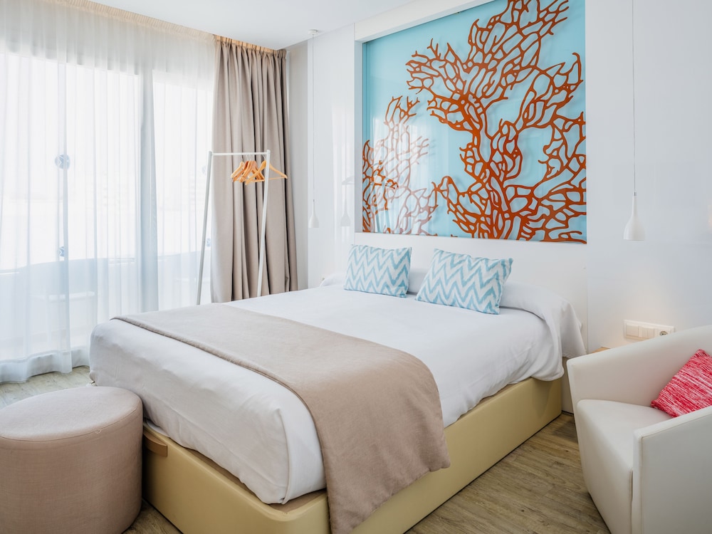 The Sea Hotel by Grupotel - Adults Only — Hotel rooms in Can Picafort, Balearic Islands