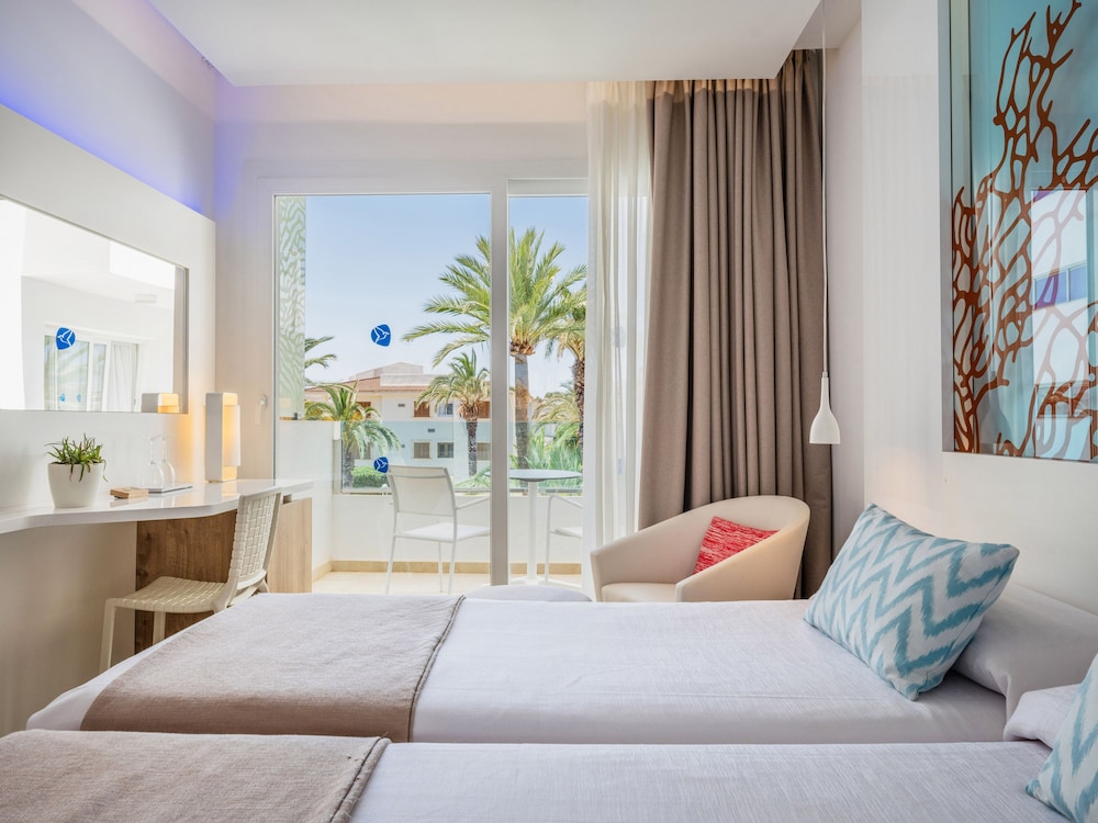 The Sea Hotel by Grupotel - Adults Only — Hotel rooms in Can Picafort, Balearic Islands