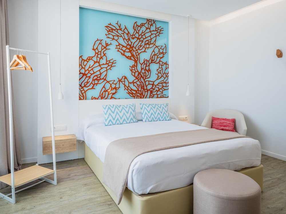 The Sea Hotel by Grupotel - Adults Only — Hotel rooms in Can Picafort, Balearic Islands