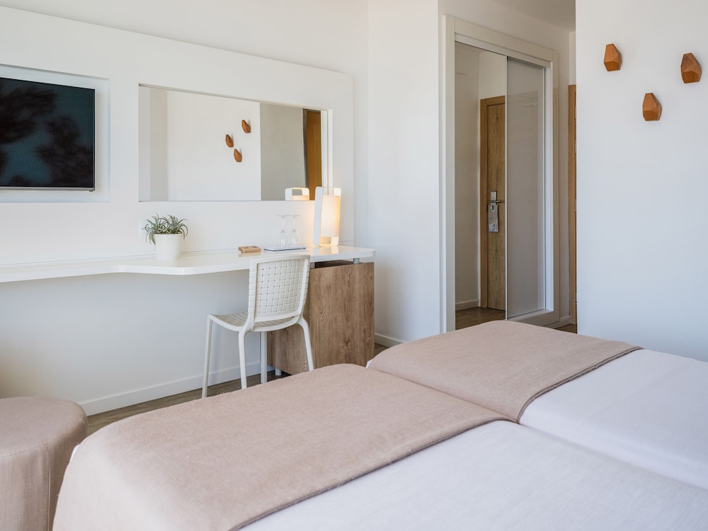 The Sea Hotel by Grupotel - Adults Only — Hotel rooms in Can Picafort, Balearic Islands