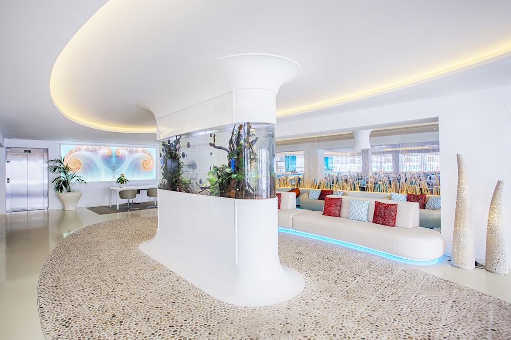 The Sea Hotel by Grupotel - Adults Only — Restaurant & bars in Can Picafort, Balearic Islands