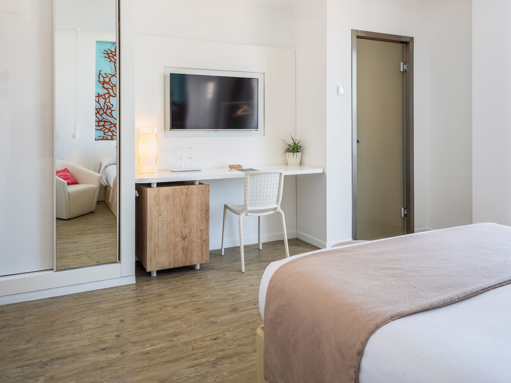 The Sea Hotel by Grupotel - Adults Only — Hotel rooms in Can Picafort, Balearic Islands
