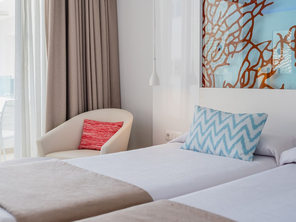 The Sea Hotel by Grupotel - Adults Only — Hotel rooms in Can Picafort, Balearic Islands