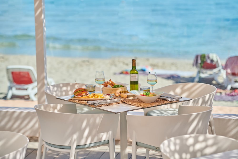 The Sea Hotel by Grupotel - Adults Only — Restaurant & bars in Can Picafort, Balearic Islands