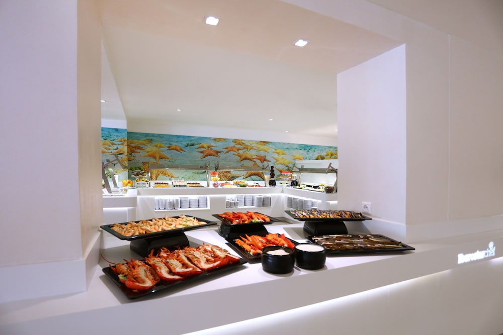 Iberostar Selection Santa Eulalia Ibiza - Adults-Only — Restaurant & bars in Santa Eulalia, Balearic Islands