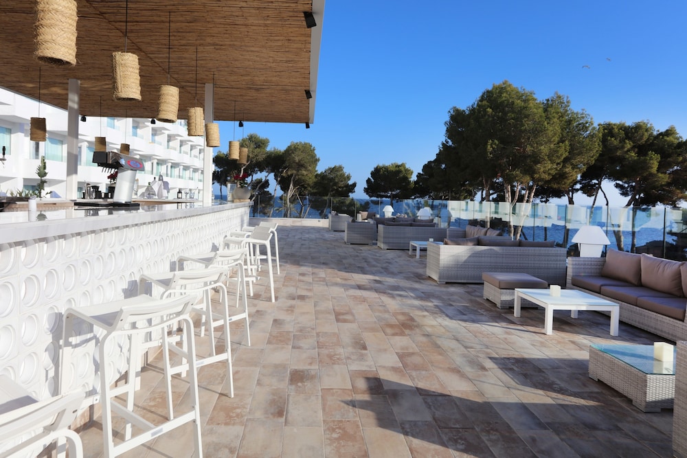 Iberostar Selection Santa Eulalia Ibiza - Adults-Only — Restaurant & bars in Santa Eulalia, Balearic Islands