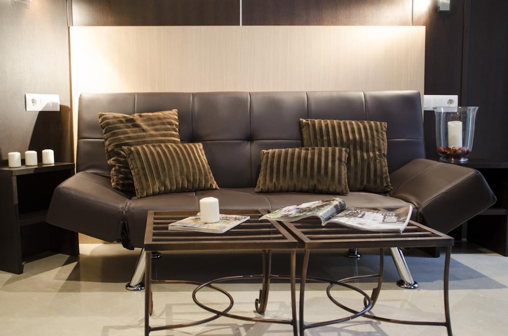 Hotel Duquesa — Hotel rooms in Seville, Andalusia