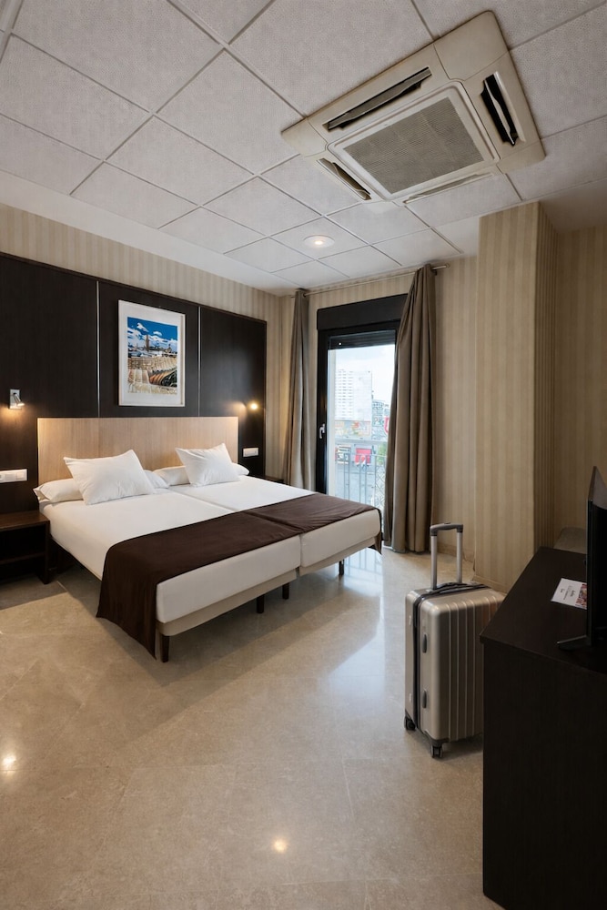 Hotel Duquesa — Hotel rooms in Seville, Andalusia