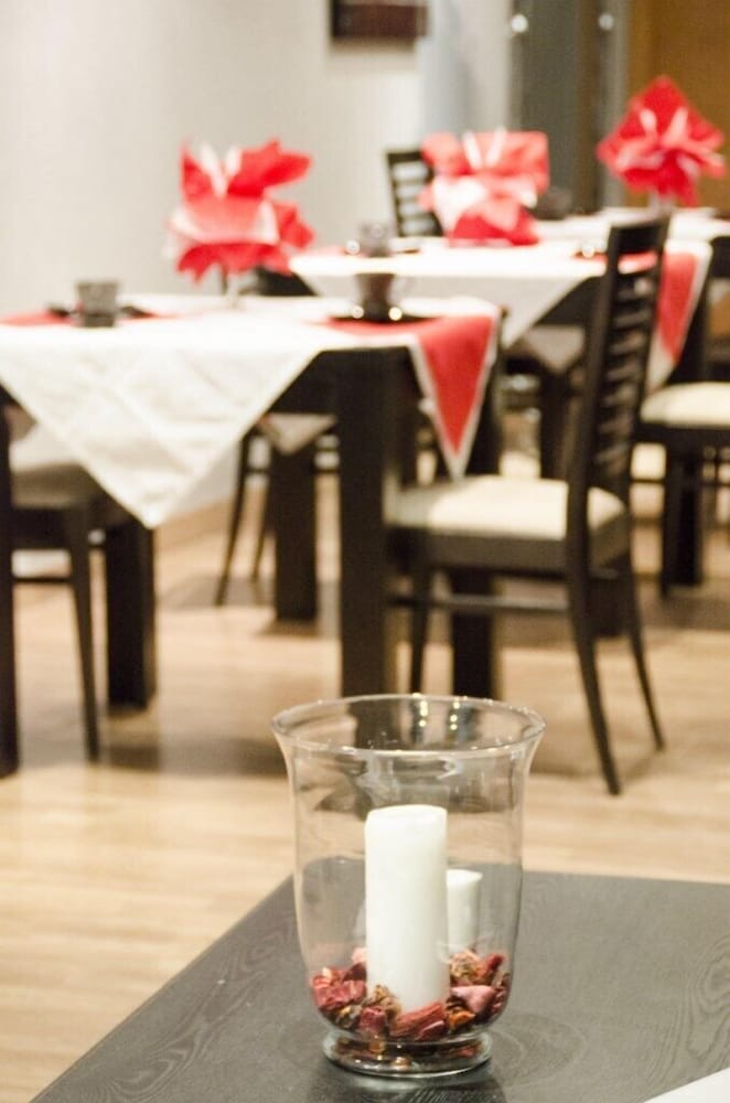 Hotel Duquesa — Restaurant & bars in Seville, Andalusia