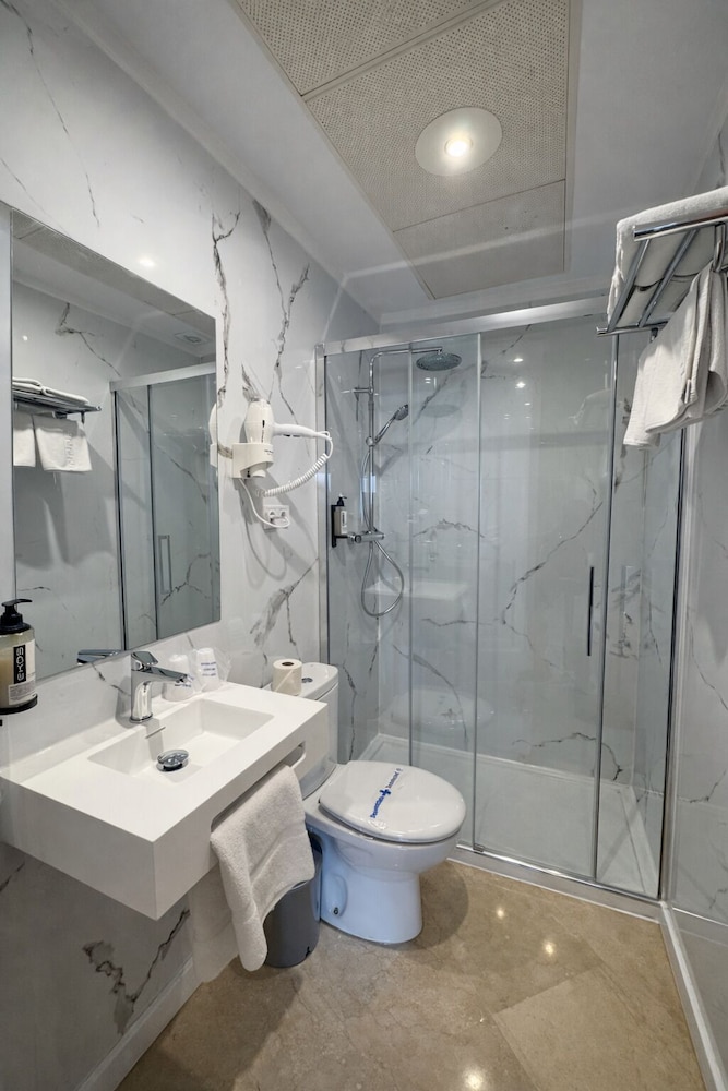 Hotel Duquesa — Hotel rooms in Seville, Andalusia