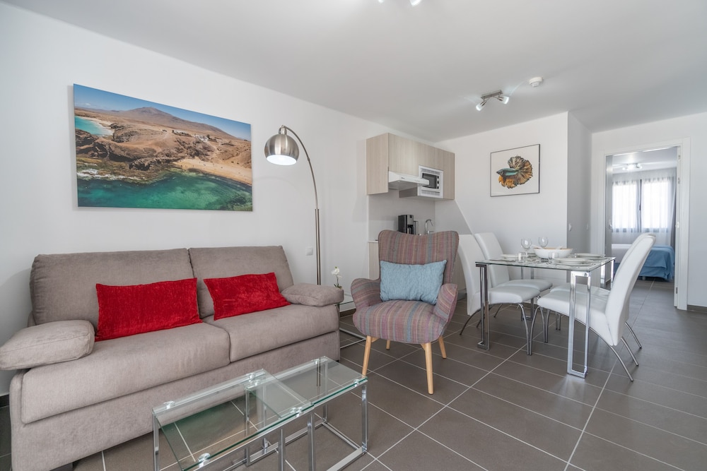 Bitácora Lanzarote Club — Hotel rooms in Puerto del Carmen, Canary Islands