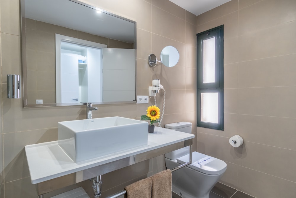 Bitácora Lanzarote Club — Hotel rooms in Puerto del Carmen, Canary Islands