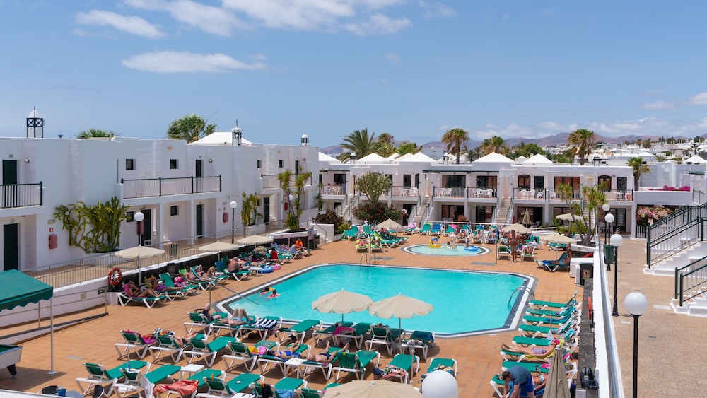 Bitácora Lanzarote Club — Swimming pool in Puerto del Carmen, Canary Islands