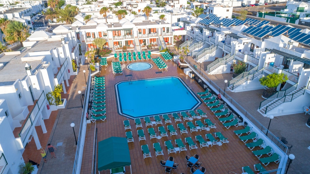 Bitácora Lanzarote Club — Swimming pool in Puerto del Carmen, Canary Islands