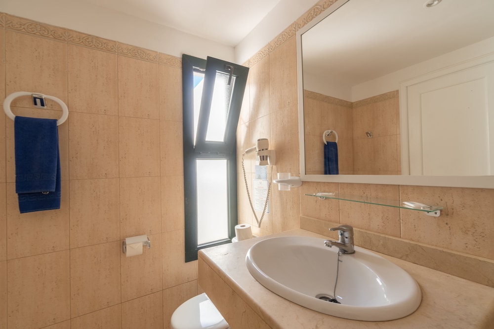 Bitácora Lanzarote Club — Hotel rooms in Puerto del Carmen, Canary Islands
