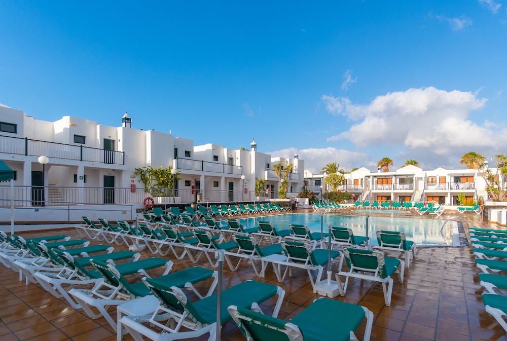 Bitácora Lanzarote Club — Swimming pool in Puerto del Carmen, Canary Islands