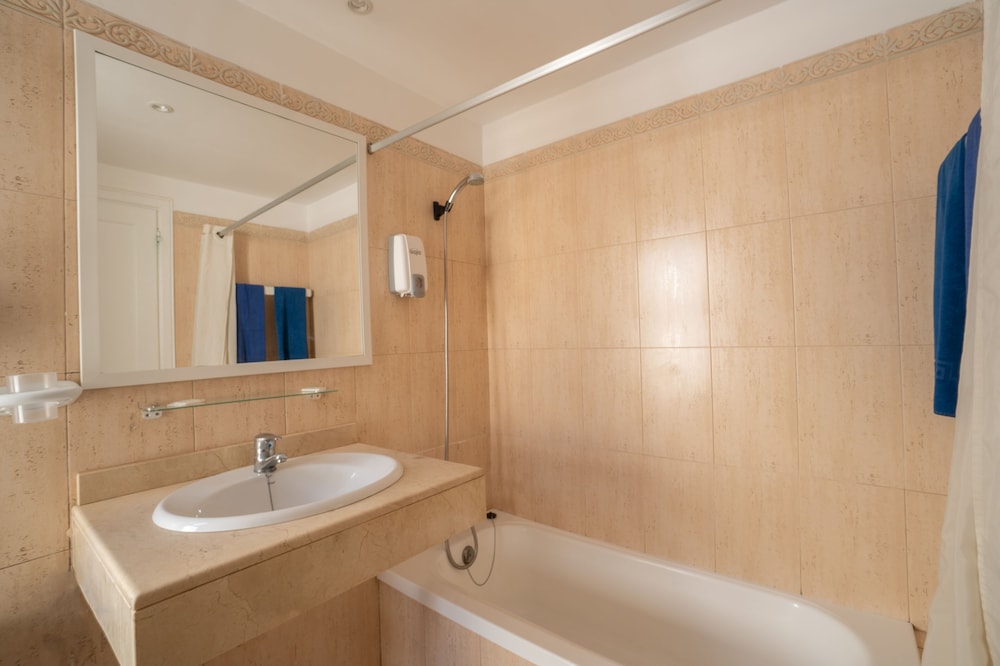 Bitácora Lanzarote Club — Hotel rooms in Puerto del Carmen, Canary Islands