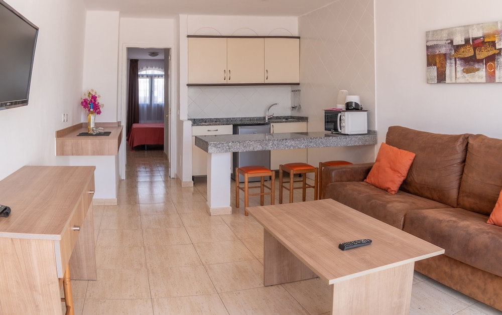 Bitácora Lanzarote Club — Hotel rooms in Puerto del Carmen, Canary Islands