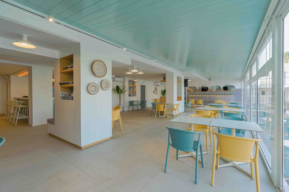 Bitácora Lanzarote Club — Restaurant & bars in Puerto del Carmen, Canary Islands