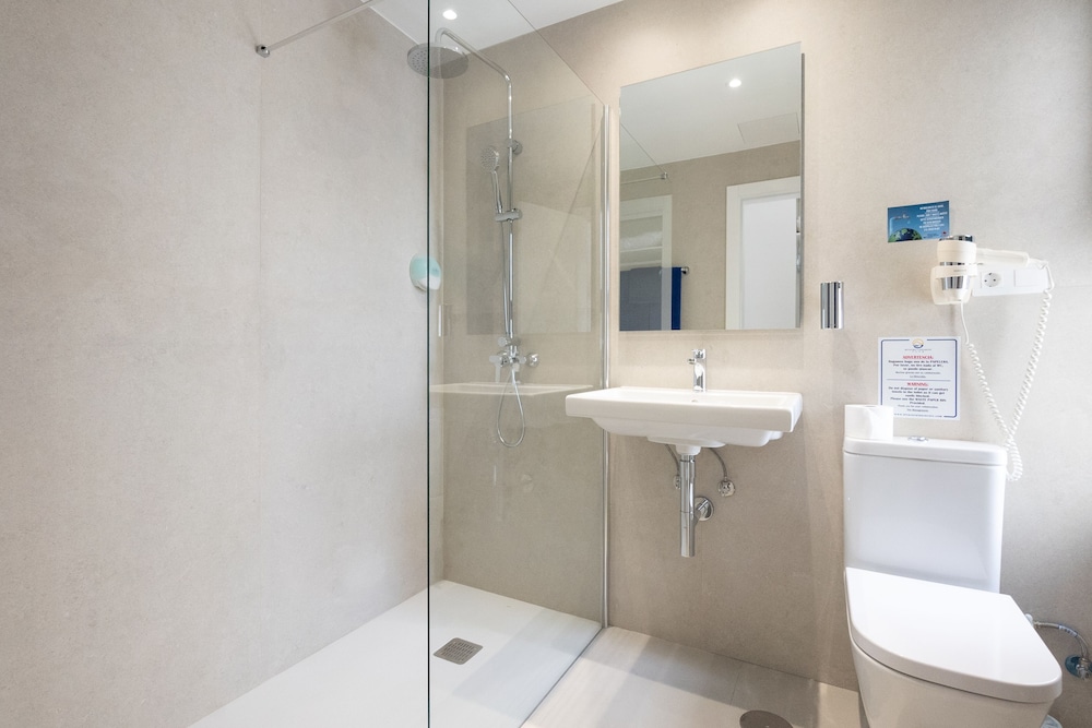 Bitácora Lanzarote Club — Hotel rooms in Puerto del Carmen, Canary Islands
