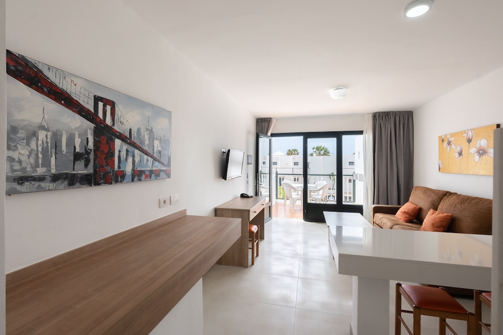 Bitácora Lanzarote Club — Hotel rooms in Puerto del Carmen, Canary Islands