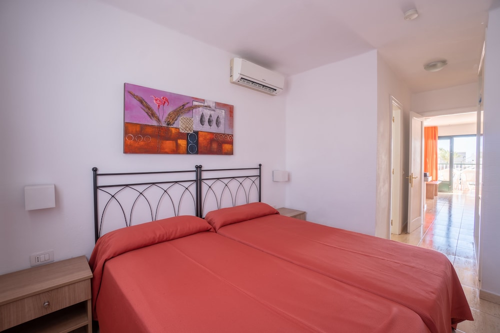 Bitácora Lanzarote Club — Hotel rooms in Puerto del Carmen, Canary Islands