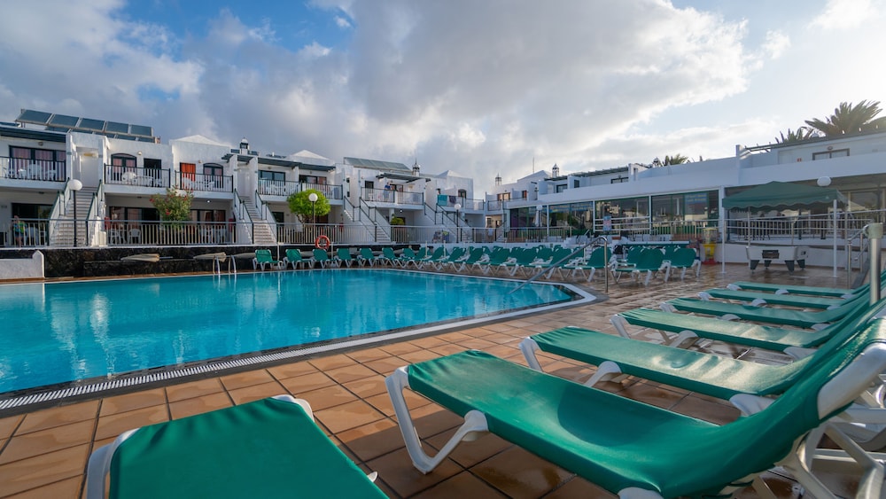 Bitácora Lanzarote Club — Swimming pool in Puerto del Carmen, Canary Islands