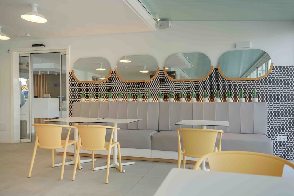 Bitácora Lanzarote Club — Restaurant & bars in Puerto del Carmen, Canary Islands