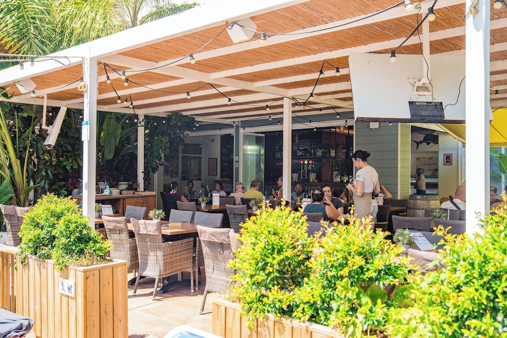 La Siesta Salou Resort & Camping — Restaurant & bars in Salou, Catalonia