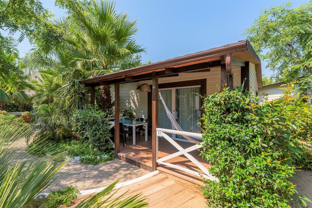 La Siesta Salou Resort & Camping — Hotel building in Salou, Catalonia